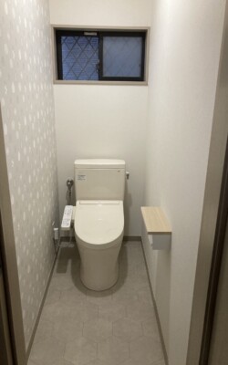 トイレリフォームパックはアクセントクロスもコミコミです!